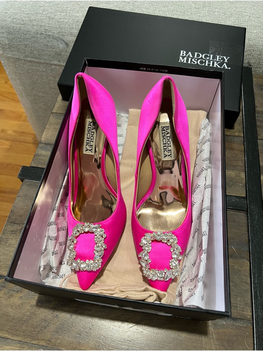 Badgley Mischka Hot Pink Satin Heels Pump Stiletto Pointed Toe Rhinestone Size 6